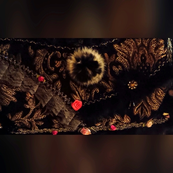 BEAUTIFUL TAPESTRY HANDBAG! NEW CONDITION! - Picture 6 of 7